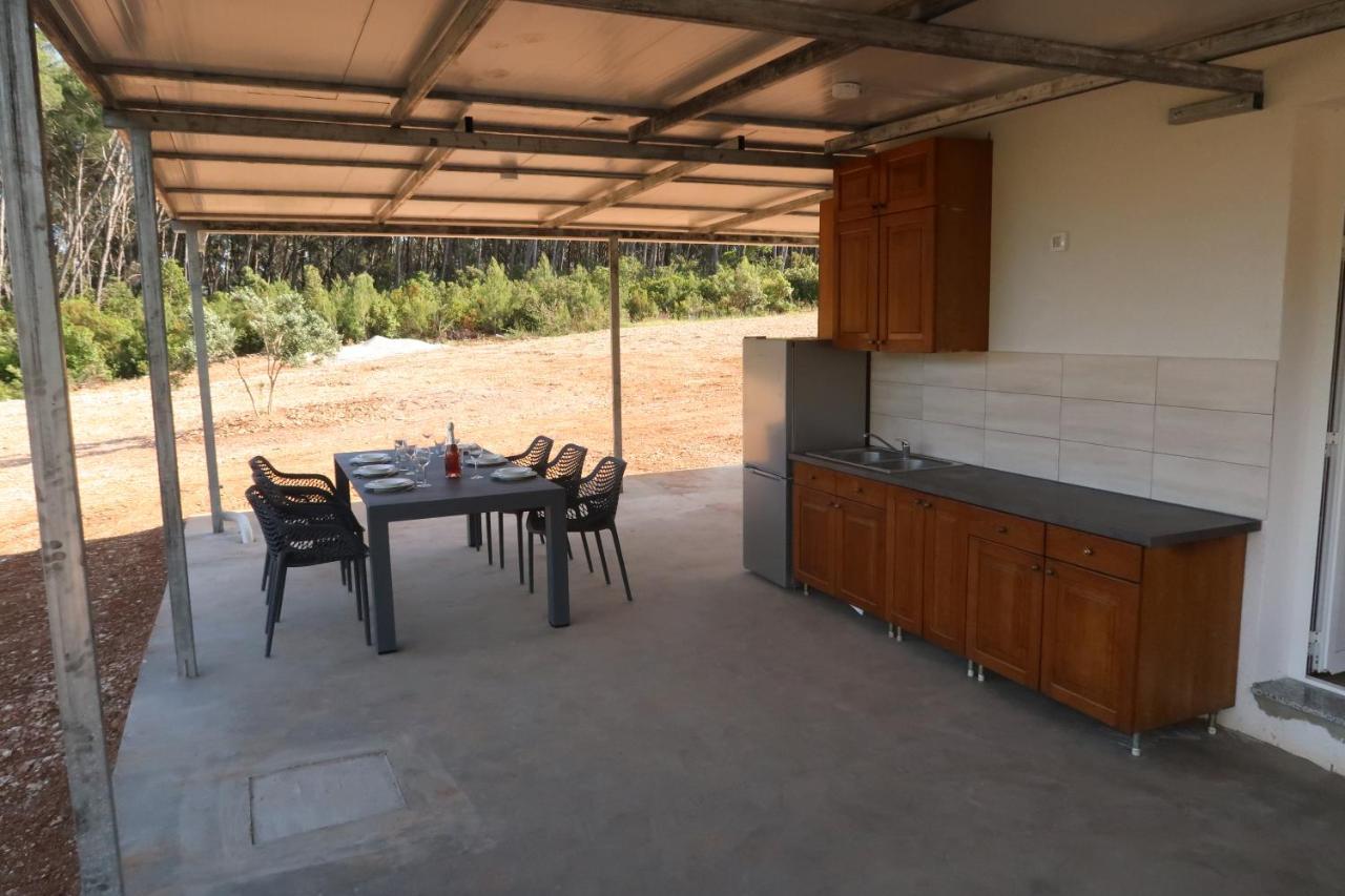 Villa Robinson Olive Tree Huts à Čara Extérieur photo