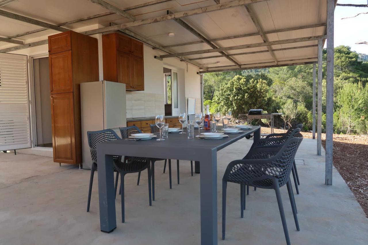 Villa Robinson Olive Tree Huts à Čara Extérieur photo